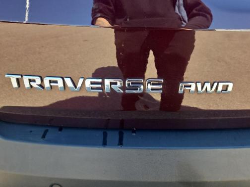 Black Currant Metallic 2019 Chevrolet Traverse LT Cloth