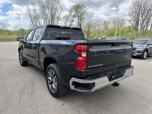 Dark Ash Metallic 2024 Chevrolet Silverado 1500 LT