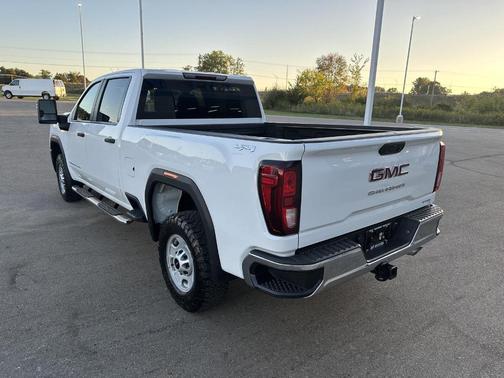 2024 GMC Sierra 2500 Pro