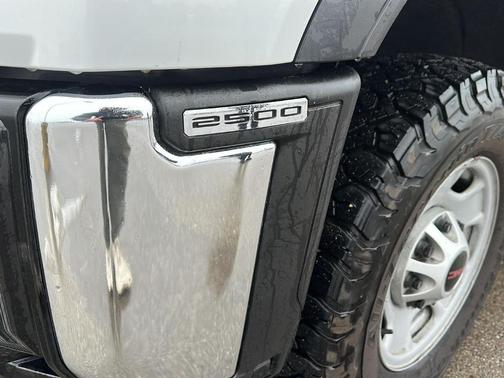 2024 GMC Sierra 2500 Pro