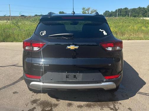 Mosaic Black Metallic 2021 Chevrolet Trailblazer LT
