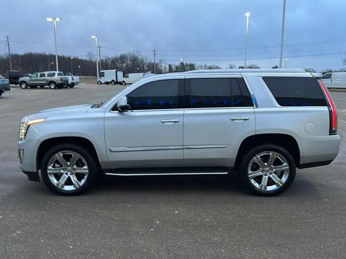 2017 Cadillac Escalade Luxury