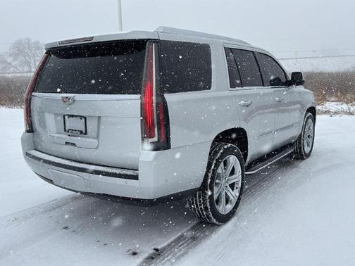 2017 Cadillac Escalade Luxury