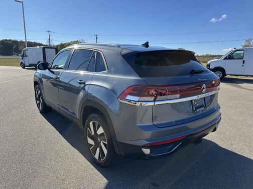 2025 Volkswagen Atlas Cross Sport 2.0T SE w/Technology