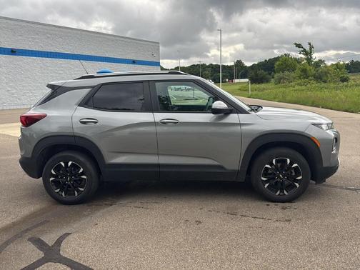 Sterling Gray Metallic 2023 Chevrolet Trailblazer LT
