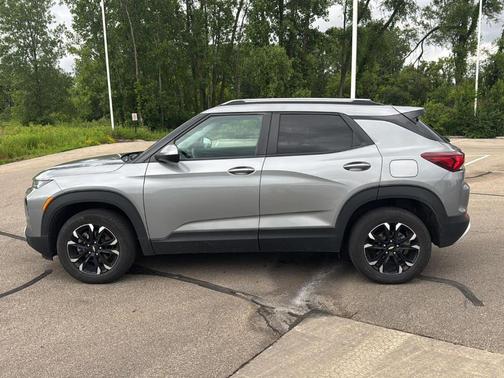 Sterling Gray Metallic 2023 Chevrolet Trailblazer LT