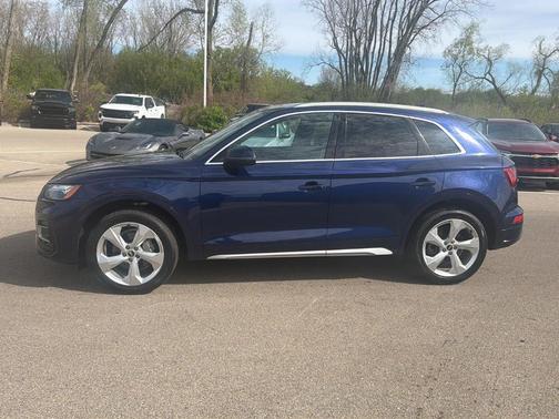 Navarra Blue Metallic 2021 Audi Q5 40 Premium Plus