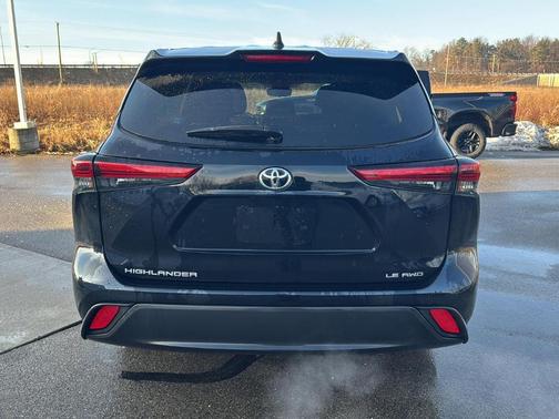 2023 Toyota Highlander LE