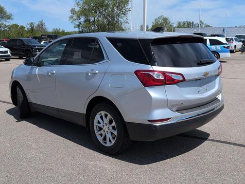 Silver Ice Metallic 2018 Chevrolet Equinox 1LT