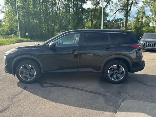 Super Black 2024 Nissan Rogue SV