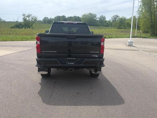 Black 2024 Chevrolet Silverado 2500 Custom