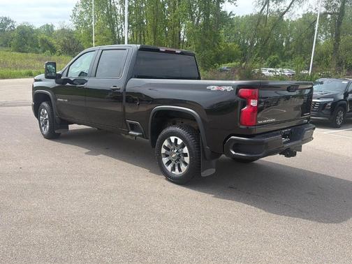 Black 2024 Chevrolet Silverado 2500 Custom