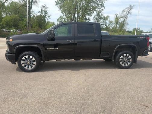 Black 2024 Chevrolet Silverado 2500 Custom