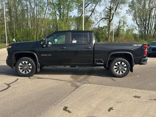 Black 2024 Chevrolet Silverado 2500 Custom