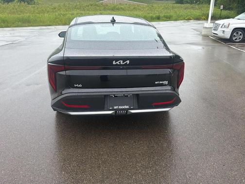 Aurora Black Pearl 2025 Kia K4