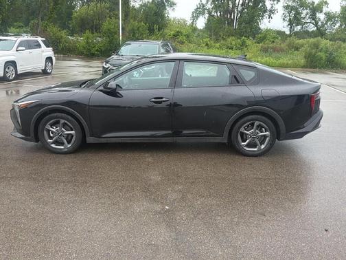 Aurora Black Pearl 2025 Kia K4