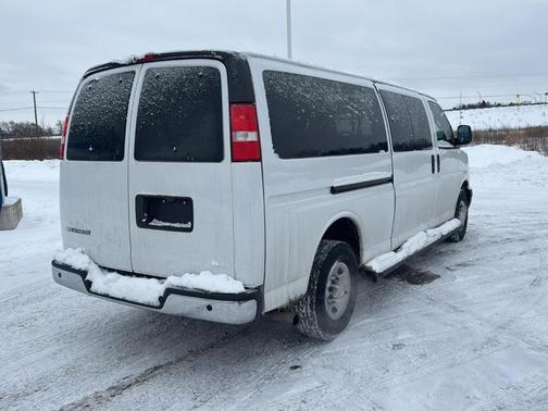 2023 Chevrolet Express 3500 LT