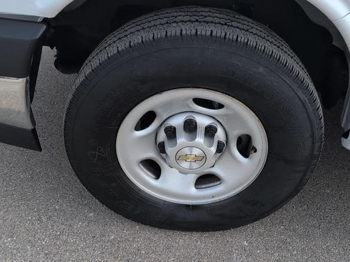 2023 Chevrolet Express 3500 LT