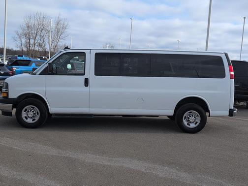2023 Chevrolet Express 3500 LT