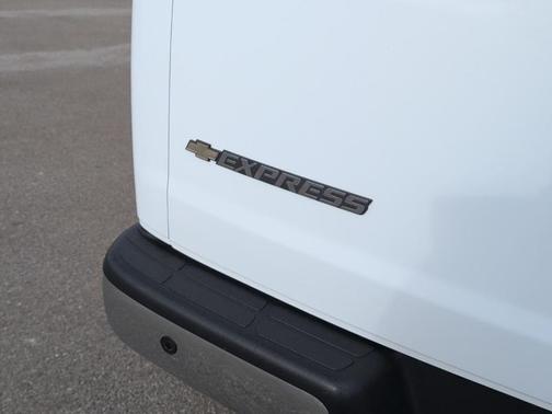 2023 Chevrolet Express 3500 LT