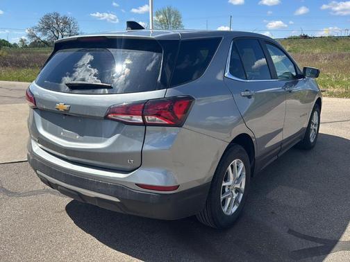 Sterling Gray Metallic 2024 Chevrolet Equinox LT