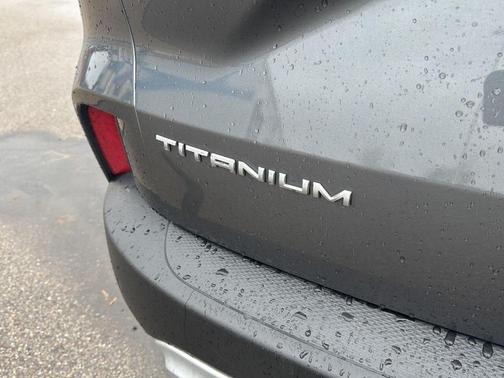 2022 Ford Escape Titanium Hybrid