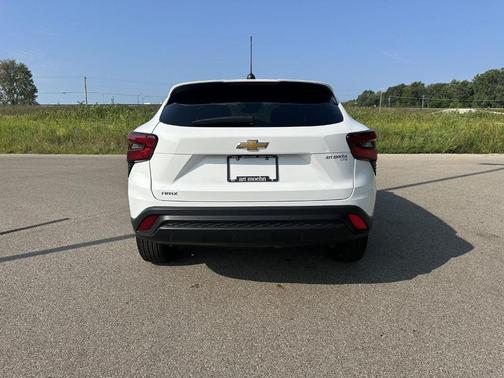 Summit White 2024 Chevrolet Trax LS