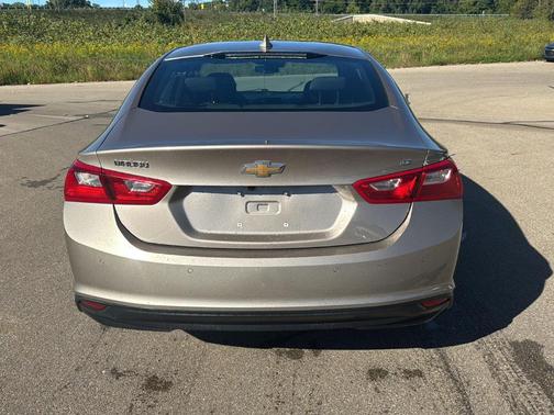 Mineral Gray Metallic 2024 Chevrolet Malibu LT