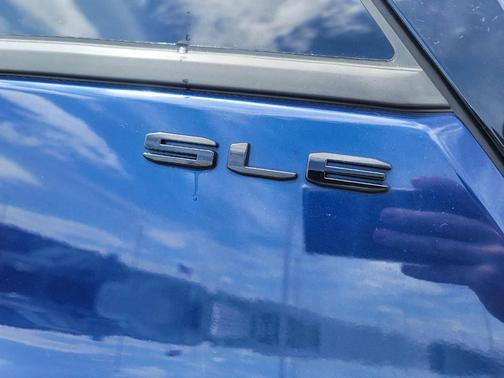 Marine Metallic 2023 GMC Terrain SLE