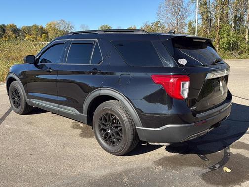 Agate Black Metallic 2021 Ford Explorer XLT
