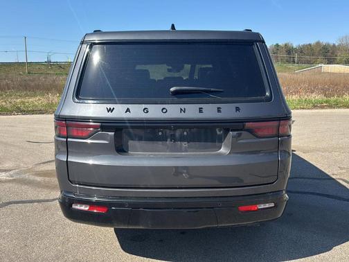 Metallic 2024 Jeep Wagoneer Series II