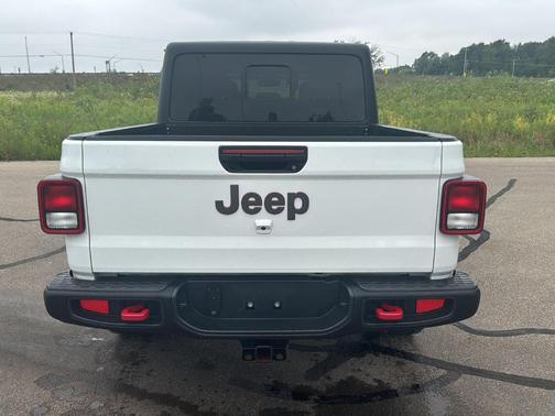 Bright White Clearcoat 2023 Jeep Gladiator Rubicon