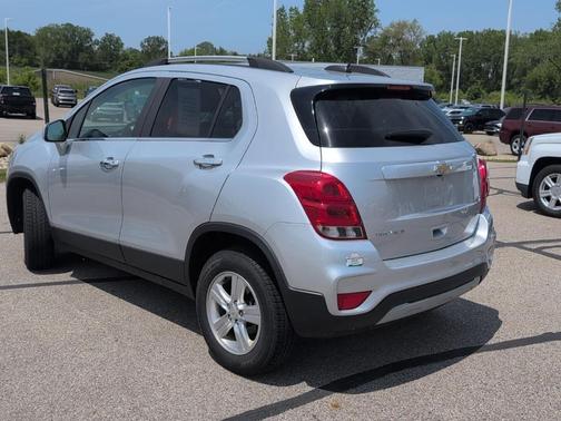Silver Ice Metallic 2018 Chevrolet Trax LT