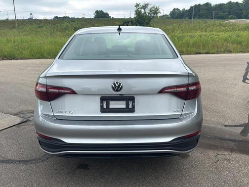 Pyrite Silver Metallic 2024 Volkswagen Jetta 1.5T SE