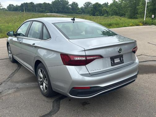 Pyrite Silver Metallic 2024 Volkswagen Jetta 1.5T SE