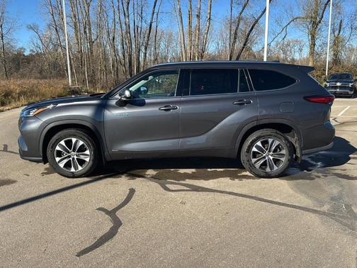 2020 Toyota Highlander Hybrid XLE