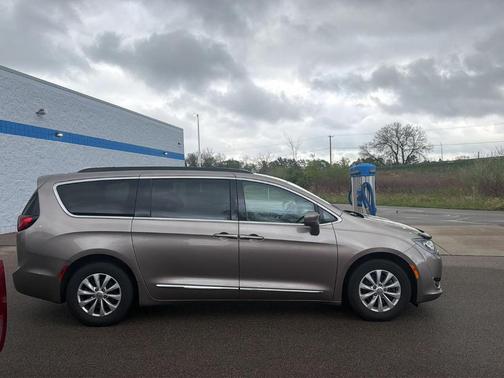 Molten Silver 2017 Chrysler Pacifica Touring-L