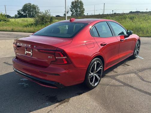Fusion Red Metallic 2024 Volvo S60 B5 Plus Dark Theme