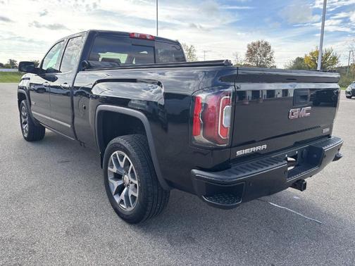 Onyx Black 2016 GMC Sierra 1500 SLT