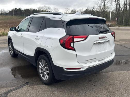 Summit White 2024 GMC Terrain SLT