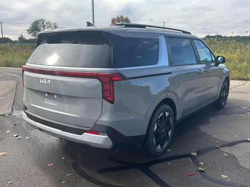 Ceramic Silver 2026 Kia Carnival EX