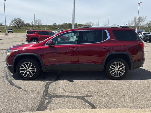 2017 GMC Acadia SLE-2