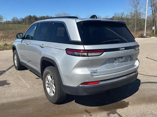 Silver Zynith 2023 Jeep Grand Cherokee Laredo