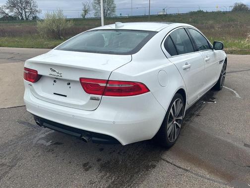 Fuji White 2019 Jaguar XE 25t Premium