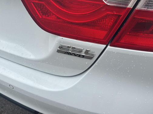 Fuji White 2019 Jaguar XE 25t Premium