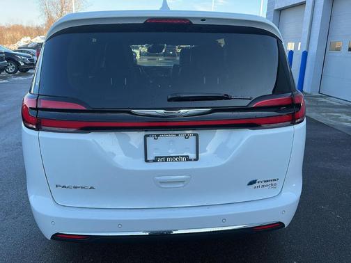 2022 Chrysler Pacifica Hybrid Touring L