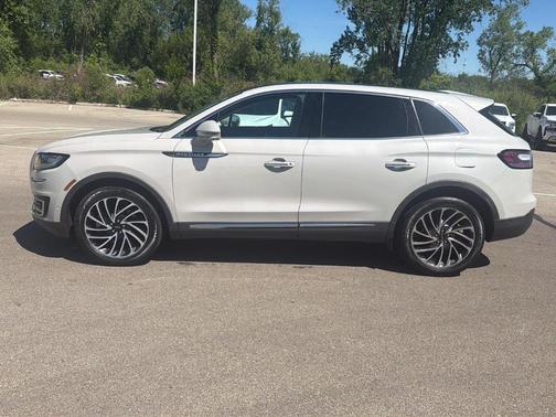 Ceramic Pearl Metallic 2019 Lincoln Nautilus Reserve