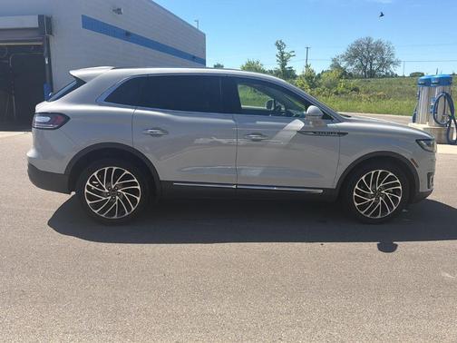 Ceramic Pearl Metallic 2019 Lincoln Nautilus Reserve