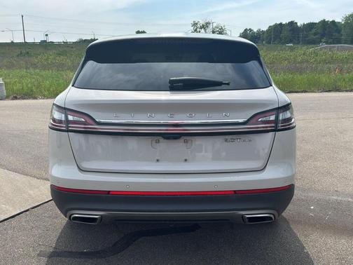 Ceramic Pearl Metallic 2019 Lincoln Nautilus Reserve