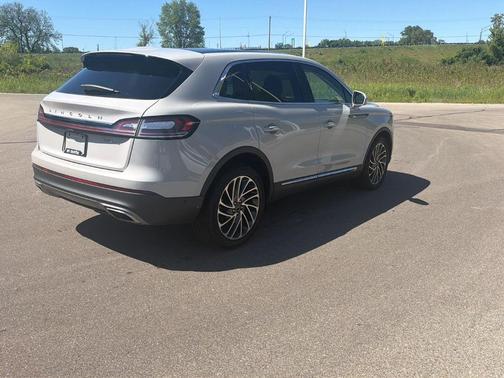 Ceramic Pearl Metallic 2019 Lincoln Nautilus Reserve